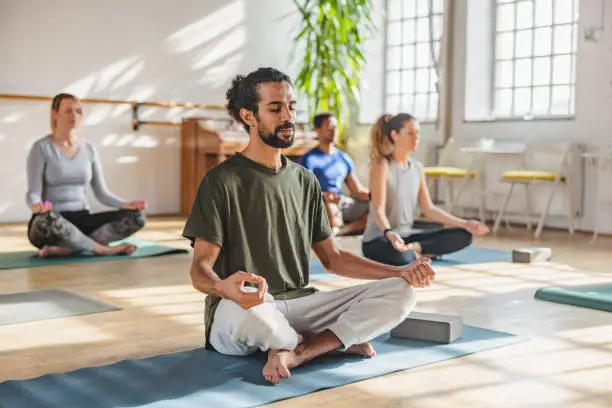 postura digna y cómoda para meditar